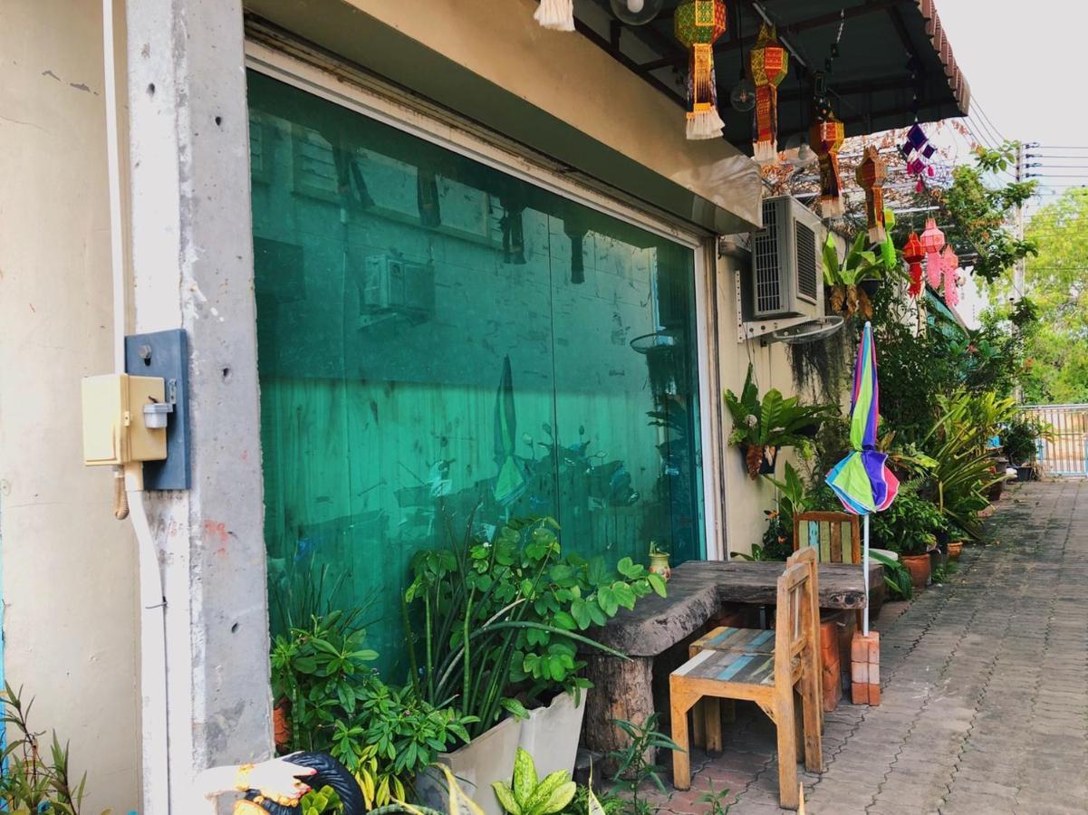 Aekkalukthai Hostel Rayong Exterior foto
