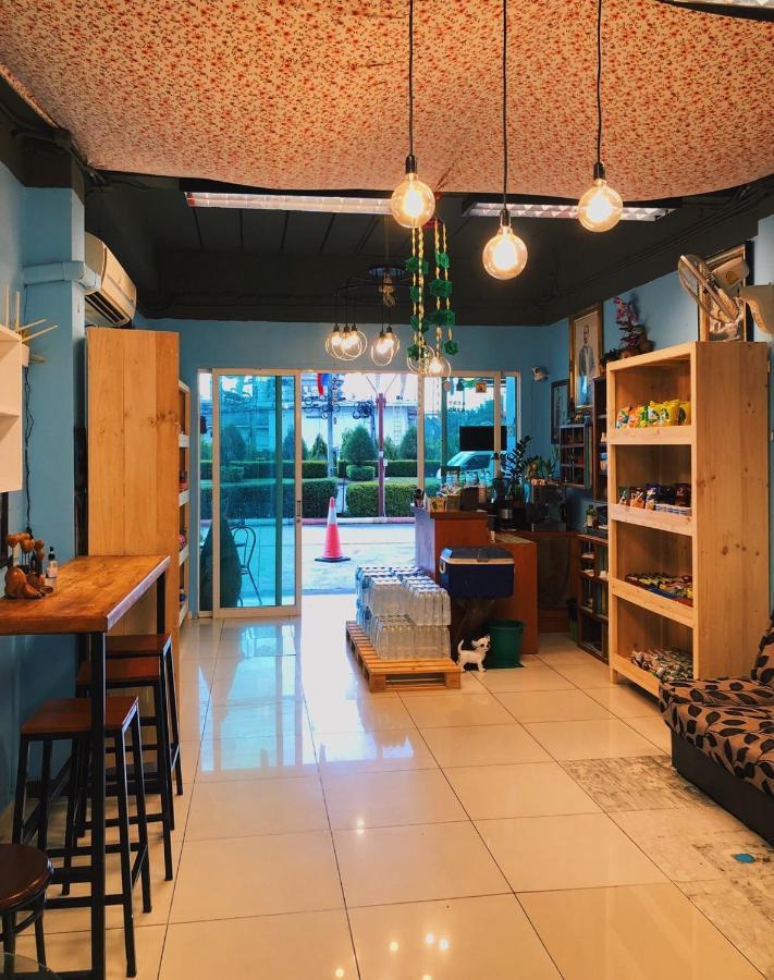 Aekkalukthai Hostel Rayong Exterior foto
