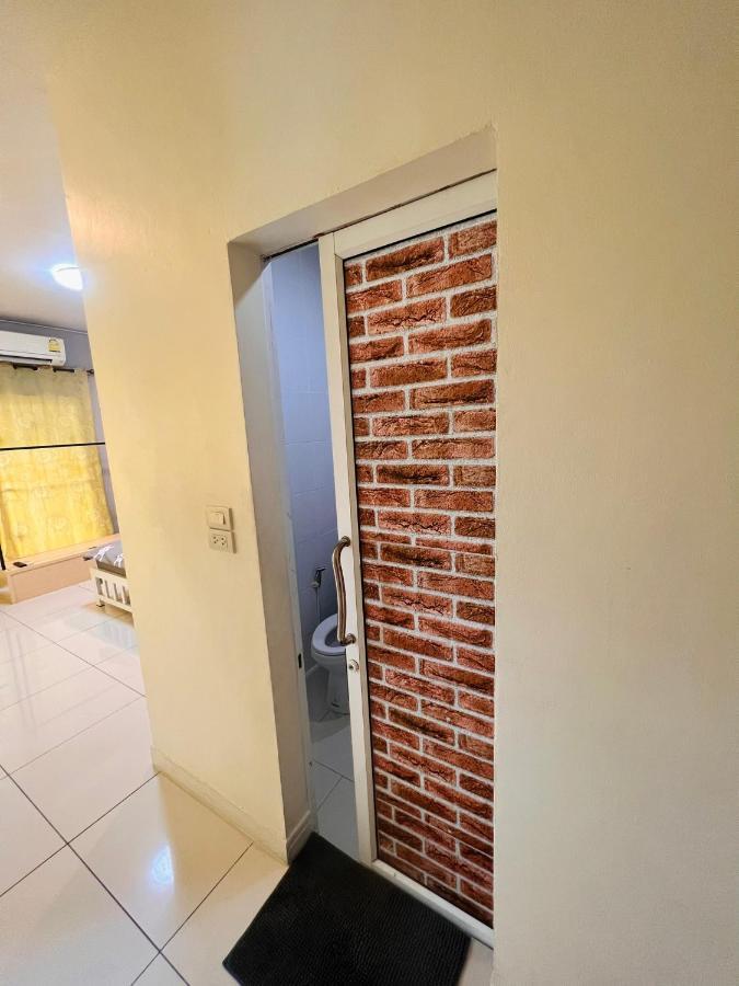 Aekkalukthai Hostel Rayong Exterior foto