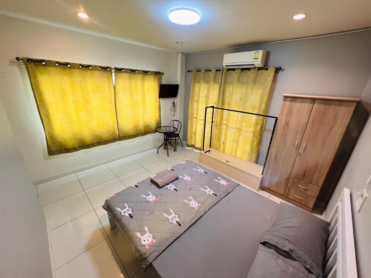 Aekkalukthai Hostel Rayong Exterior foto